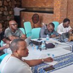 Abanyamakuru basabwe kubakira inkuru ku kuri